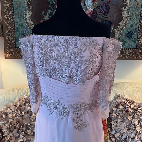 Elegant Formal Pink Lace Evening Gown - Picture 2 of 8